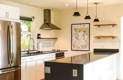 Lummi Island Cottage | Cozy Getaway 2-bedroom cottage in charming Lummi Island