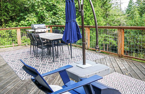 Lummi Island Cottage | Cozy Getaway 2-bedroom cottage in charming Lummi Island
