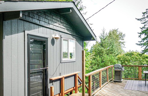 Lummi Island Cottage | Cozy Getaway 2-bedroom cottage in charming Lummi Island
