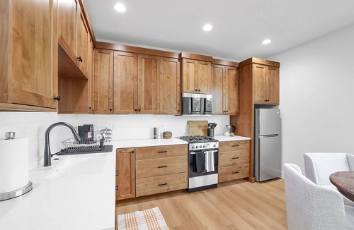 Donnelly House | Cozy Guest House near Lake Cascade