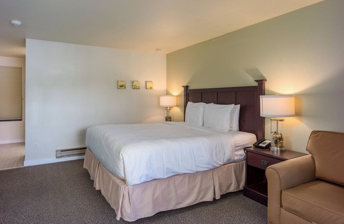Rosario Hotel | Cozy Harborside Stay | Secluded Orcas Island Getaway- Harborside 2443