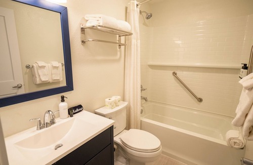 Rosario Hotel | Cozy Harborside Stay | Secluded Orcas Island Getaway- Harborside 2450
