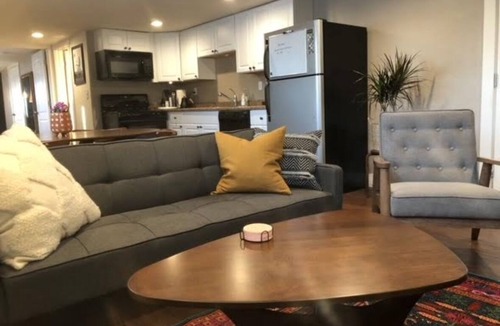 North Logan House | Cozy “Home Away From Home” 1 Bedroom basement Suite w Full Bathroom & laundry