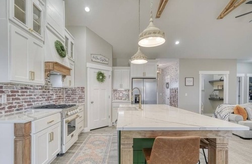 Rigby House | Cozy home centrally located to some of the nations most iconic landscapes.
