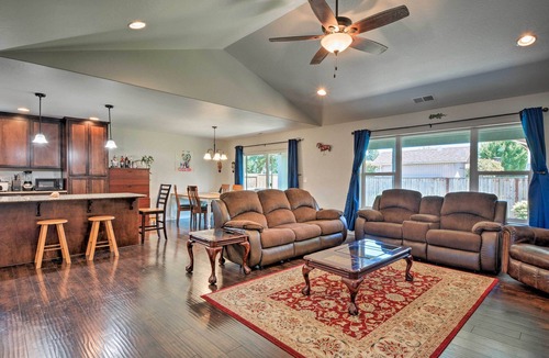 Medford House | Cozy Home w/Yard ~ 3 Mi to Downtown Medford!