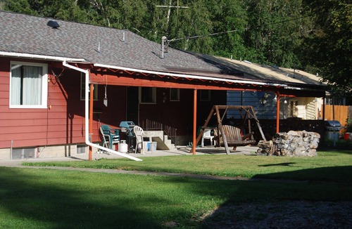 Metaline Falls House | Cozy Home with Million Dollar Mountain and River View