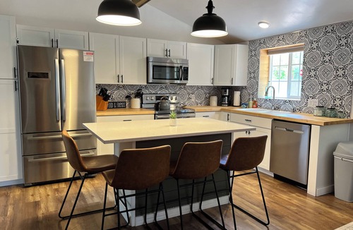 Grand Junction Cabin | Cozy House - Close to biking/Pet Friendly