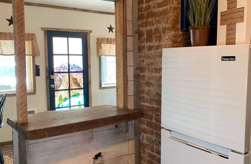 Riggins House | Cozy house downtown Riggins- walking distance to everything!