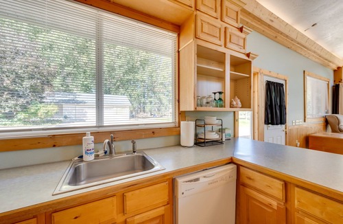 Caldwell Apartment | Cozy Idaho Retreat w/Grill & Fire Pit!