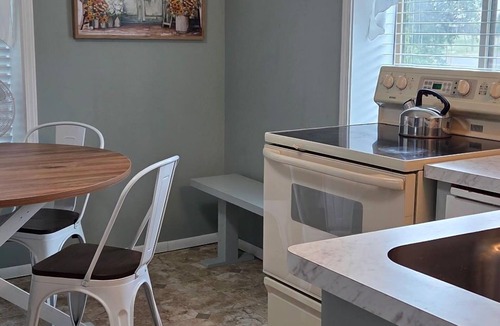 Chester Cabin | Cozy, inviting log cabin near U.S. 20 on the way to Island Park and Yellowstone