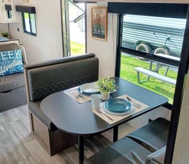 Manson House | Cozy Jayco Travel Trailer Bungalow with Bunk Beds & Fire Pit Near Lake Chelan – Manson, WA