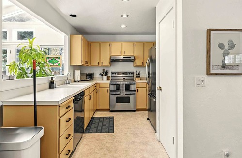Sun Valley House | Cozy Ketchum Home - Dog-Friendly Yard, Hot Tub!