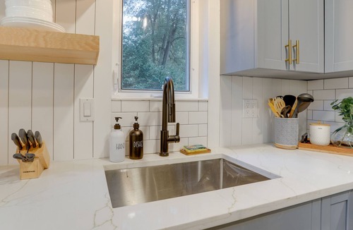 Inglewood-Finn Hill Cottage | Cozy Kirkland Cottage Near Saint Edward State Park