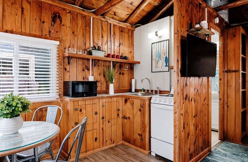 Oscoda Cabin | Cozy Lake Huron Cabin w/Beach Access & Views