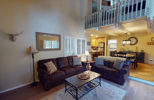Tennis Village Condo | Cozy Lodge Condo with Access to Exclusive Golf