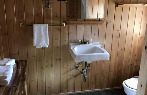 Ashton Cabin | Cozy Log Cabin for a Romantic Couples Getaway in Ashton, Idaho