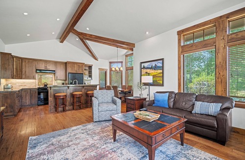 Sunriver Cabin | Cozy Luxe Cabin with Access to Exclusive Golf
