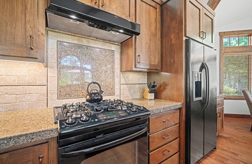 Sunriver Cabin | Cozy Luxe Cabin with Access to Exclusive Golf