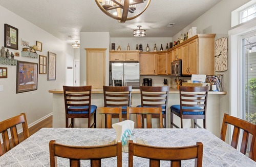 Coeur d'Alene House | Cozy & Modern Coeur d’Alene Retreat: Perfect for Families, Friends, and Pets