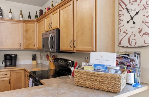 Coeur d'Alene House | Cozy & Modern Coeur d’Alene Retreat: Perfect for Families, Friends, and Pets
