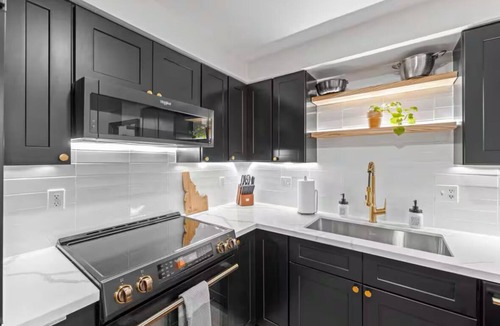McCall Condo | Cozy & Modern family friendly McCall Retreat – Walk to Lake Payette and Downtown