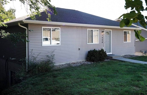 Sioux City Apartment | Cozy Morningside apartment with Fiber Internet
