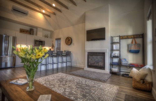 Sandpoint Cottage | Cozy Nautical Cottage ~ 2BD/Sleeps 6/1 Mi to Lake/Free Shuttle/Video Tour