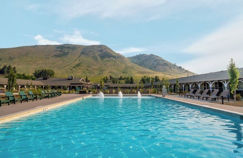 Jackson Hotel | Cozy Pet-Friendly Lodge Just 5 Mins from Jackson Hole City Center w/Dining