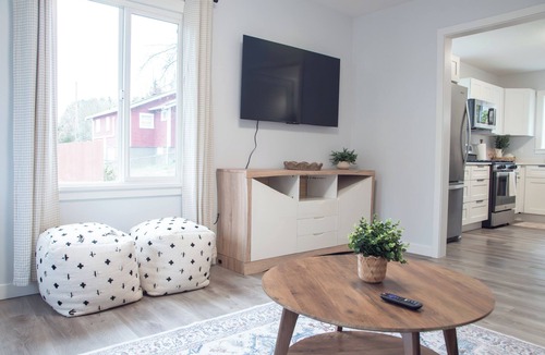 Bremerton House | Cozy PNW Cottage 2BR Near Ferry, Base and Waterfront
