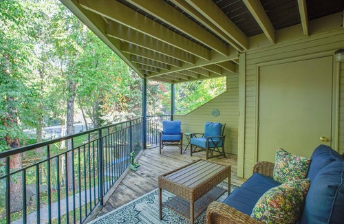 Southeast Boise Condo | Cozy Pond Front 1 Bedroom Condo
