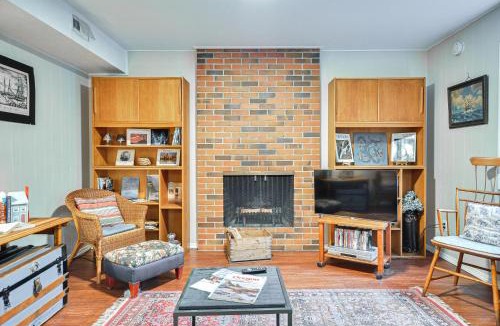 Markham Apartment | Cozy Portland Vacation Rental ~ 6 Mi to Downtown!