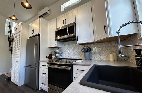 Jacksonville Cottage | Cozy private family ranch cottage! Vineyards, Britt Festival and Applegate Lake!