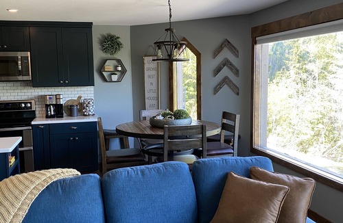 Sandpoint Condo | Cozy remodeled condo close to the Village!