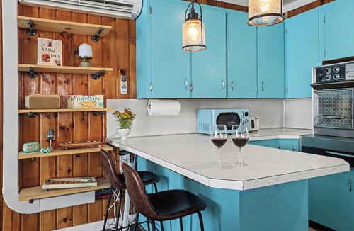 Pentwater Cottage | Cozy Retro Lakefront Cottage near Lake Michigan