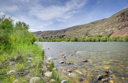 Salmon House | Cozy Salmon Home w/Mountain Views & River Access