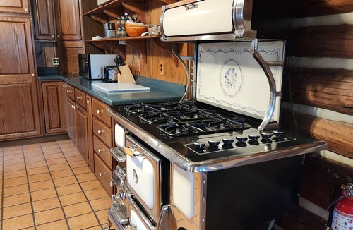 Harrison Cabin | Cozy Secluded 5-bedroom cabin in Harrison