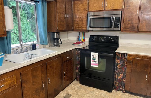 Dice Apartment | Cozy spacious 3-bedroom apartment in lovely Hazard with WiFI