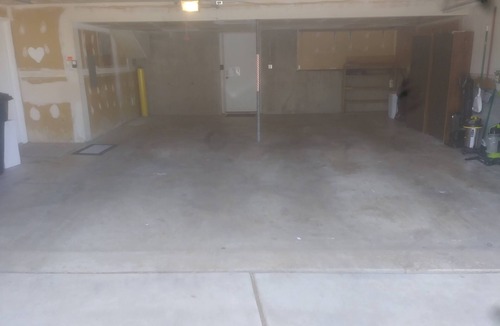 Bountiful Apartment | Cozy Studio (Fully-stocked) King-size Bed in Quiet Neighborhood