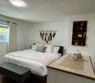Weed Apartment | Cozy Studio with King Bed