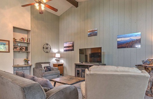 Sunriver Condo | Cozy Sunriver Condo close to The Village shopping with FREE passes to Waterpark!