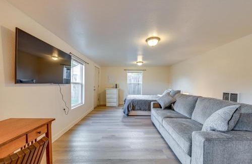 South Tacoma Apartment | Cozy Tacoma Getaway with Grill and Hot Tub!