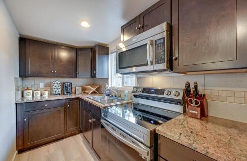 South Tacoma Apartment | Cozy Tacoma Getaway with Grill and Hot Tub!