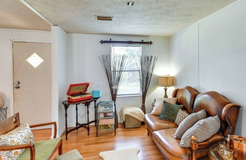 Macon County House | Cozy Tuskegee Home ~ 3 Mi to Tuskegee University!