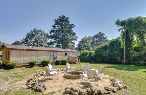 Macon County House | Cozy Tuskegee Home ~ 3 Mi to Tuskegee University!