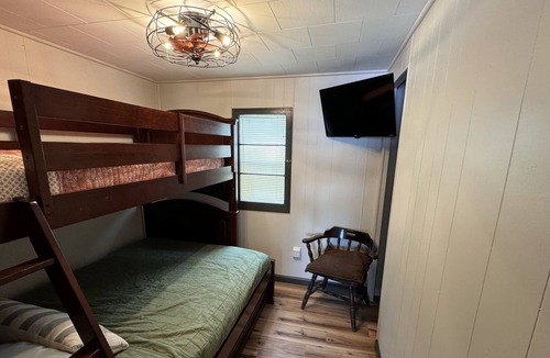 St. Helen House | Cozy updated cabin close to ORV trails and blocks from the beach!!