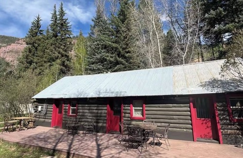 Redstone Apartment | Cozy 1-bedroom studio in Redstone Historic District welcomes you
