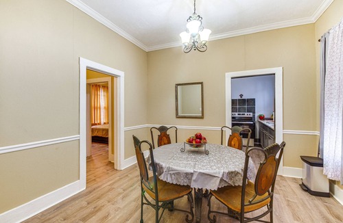Vicksburg House | Cozy Vicksburg Home w/Patio ~ 1 Mi to Riverfront!