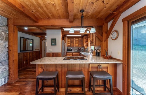 Wapato Point House | Cozy Wapato Point Escape + Hot Tub! Lake views, beach and resort access