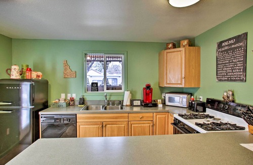 Winchester Cabin | Cozy Winchester Lake Cabin: Hunting/Fishing Haven!