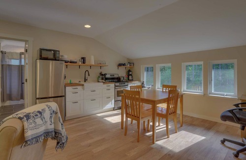 White Salmon Cabin | Cozy woodland cabin in a peaceful location with forested views